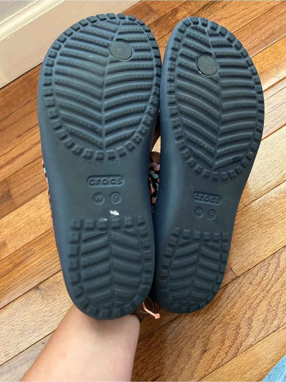 CROCS Kadee II Women's Sandals Size 8 Blue Polka Dot Graphic Thong Flip Flop